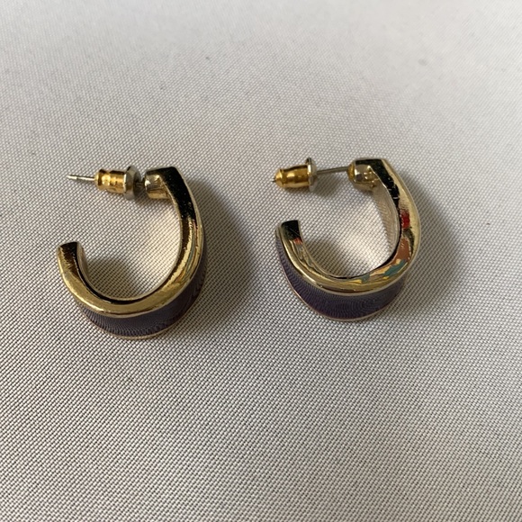 Vintage Goldtone purple enameled crescent hoops - Picture 6 of 7